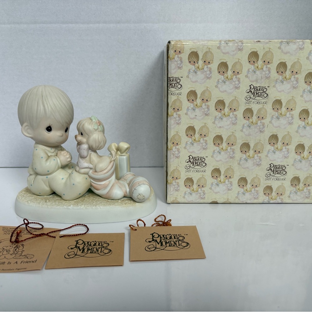 Precious Moments – “The Greatest Gift Is A Friend” (1987) Figurine w/ Box & Tags